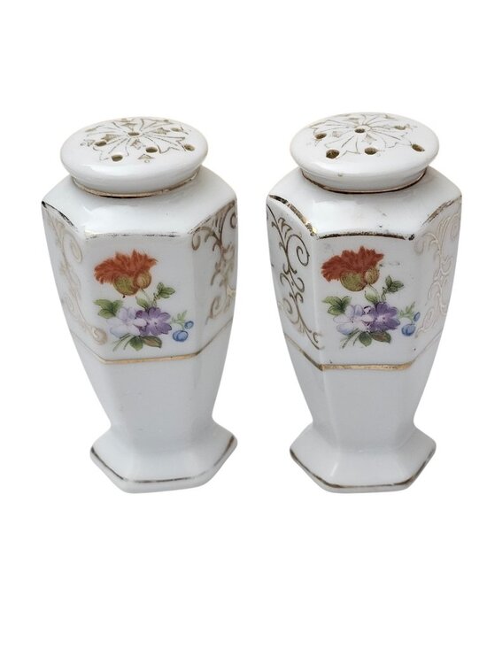 Chikaramachi Other - Vintage JAPAN Floral Hexagon CHIKARAMACHI 3.5" Salt Pepper Shakers Gold Scrolls